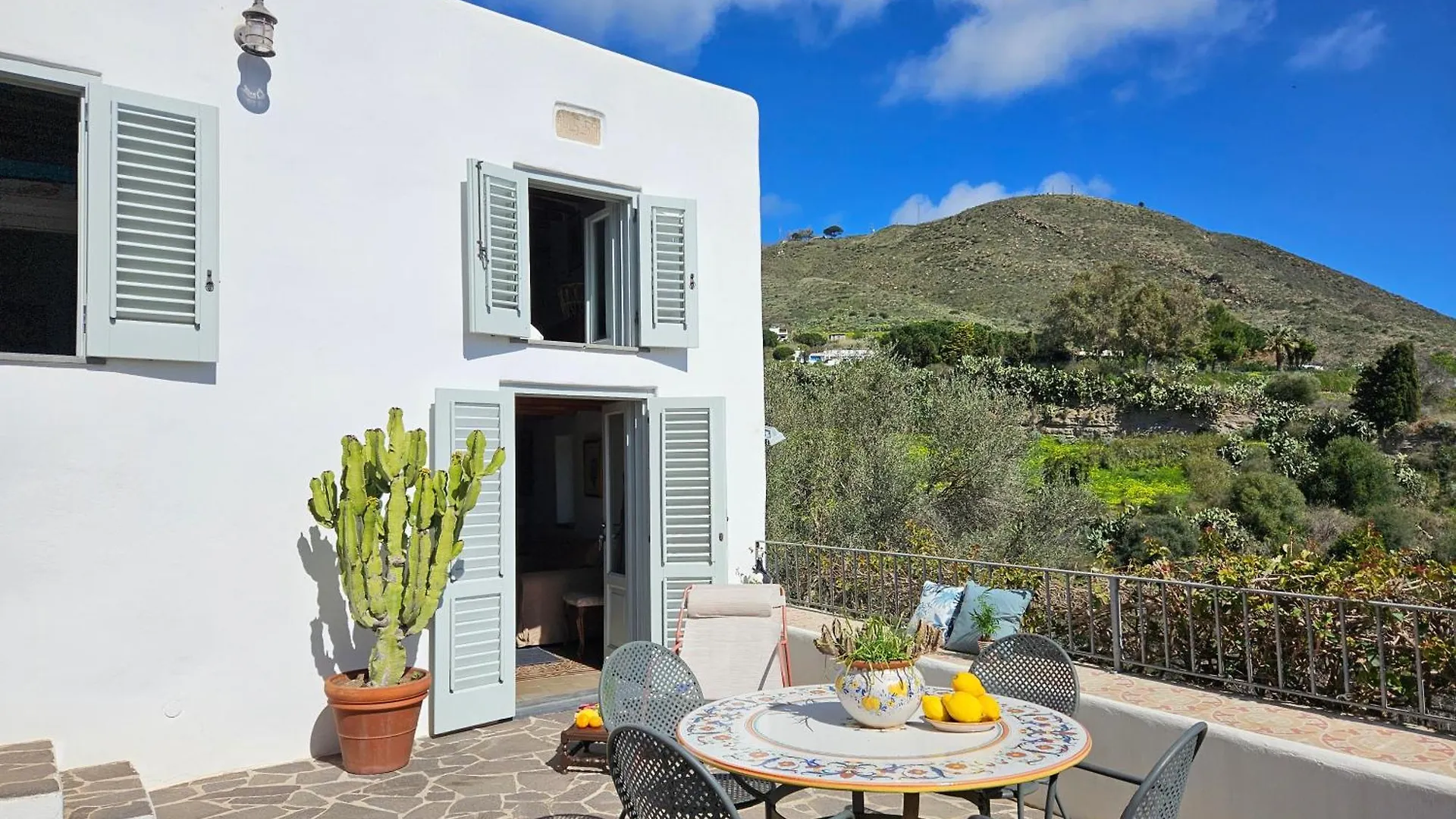 Villa Margot - Authentic Sea View Countryside Villa Lipari  Lipari (Isola Lipari)